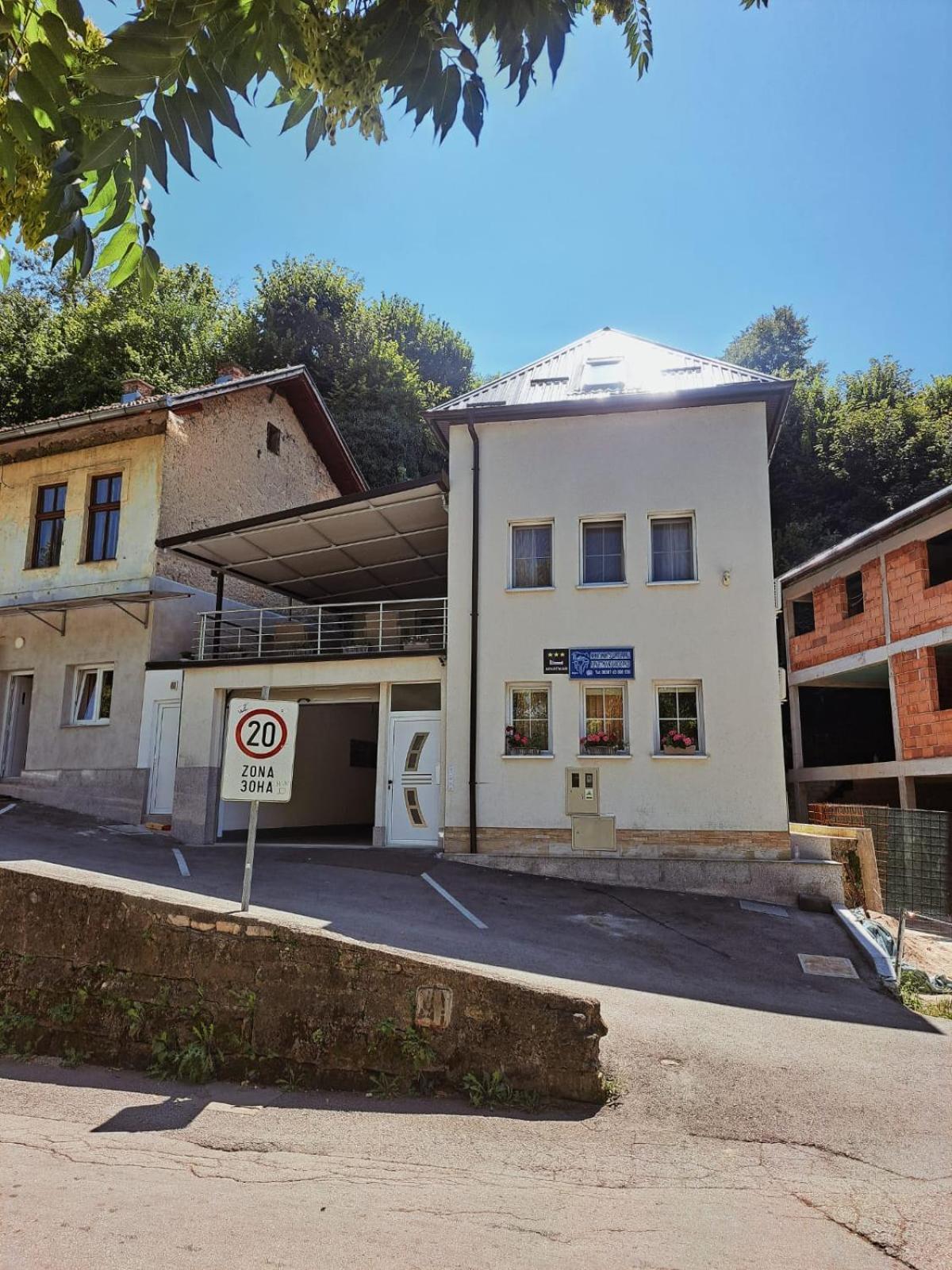 Apartmani Waterfall / Vodopad Jajce Bagian luar foto